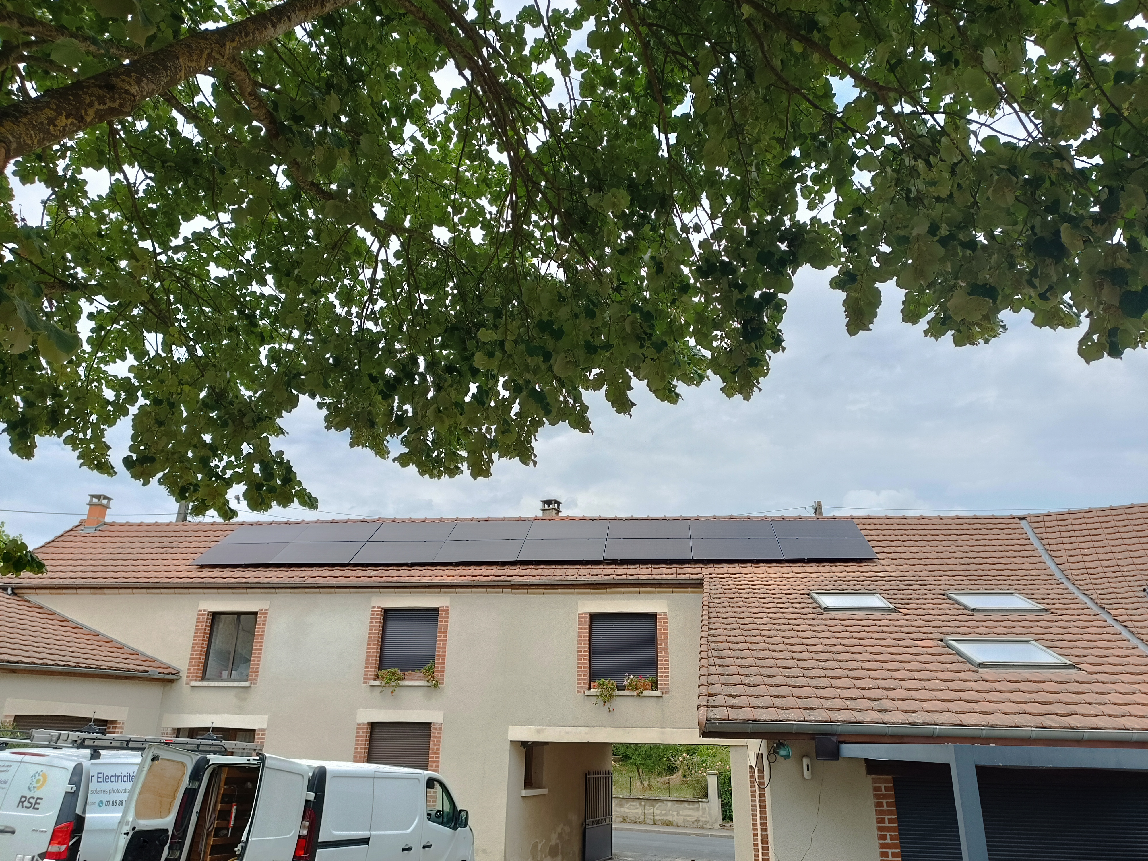 Champ panneaux toiture